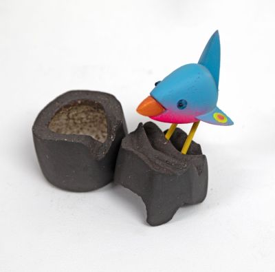sku-kurinuki-bird-box-V,-with-blue-bird by-Chris-Barnes