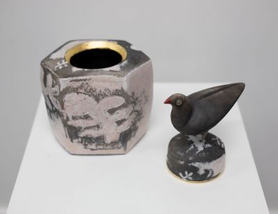 hexagonal box with bird on lid | chris barnes